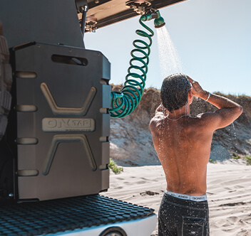 ARB ONTAP DOCCIA PORTATILE CON TANICA NERA