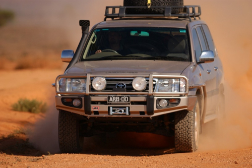 ARB BULL BAR TOYOTA 105 DAL 2003  PER USO AGONISTICO