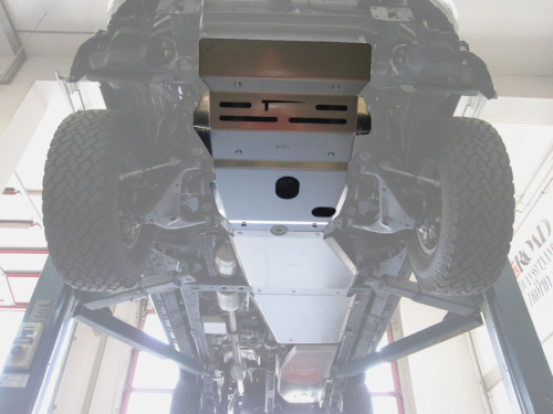 PROTEZIONE SOTTOSCOCCA ANTERIORE HILUX DAL 2016 IN POI DIESEL