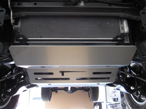 PROTEZIONE SOTTOSCOCCA ANTERIORE HILUX DAL 2016 IN POI DIESEL