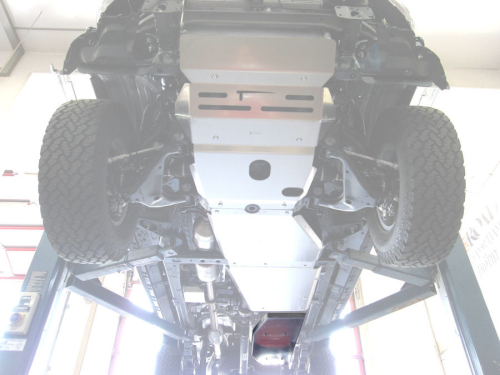 PROTEZIONE SOTTOSCOCCA SERBATOIO HILUX DAL 2016 IN POI DIESEL